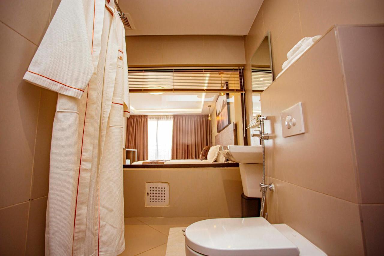 Hotel Les Vallons Abidjan Buitenkant foto