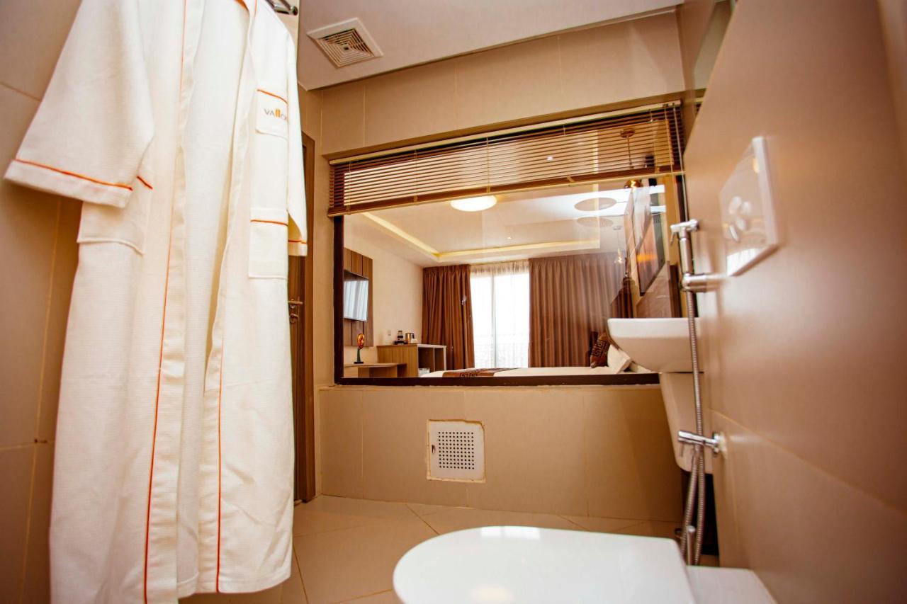 Hotel Les Vallons Abidjan Buitenkant foto