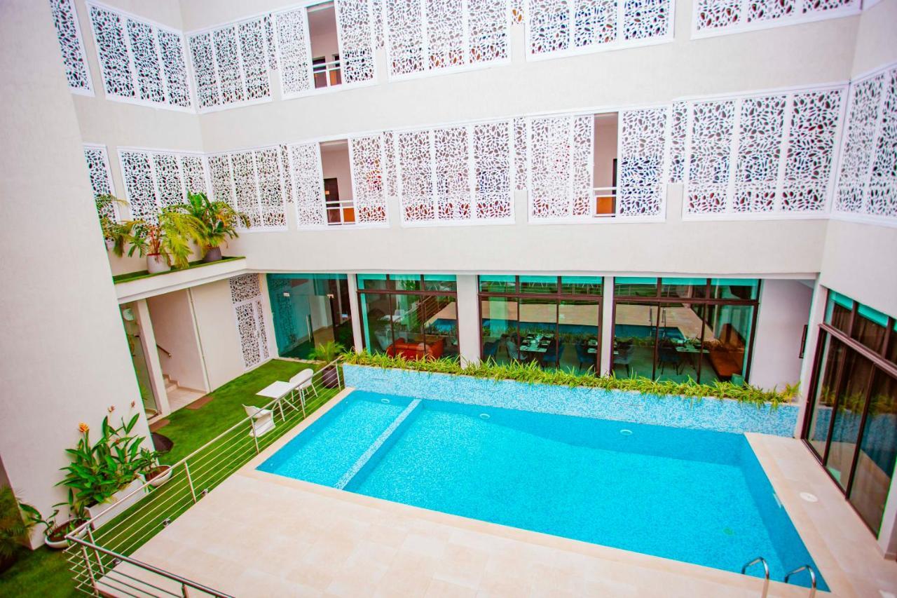 Hotel Les Vallons Abidjan Buitenkant foto