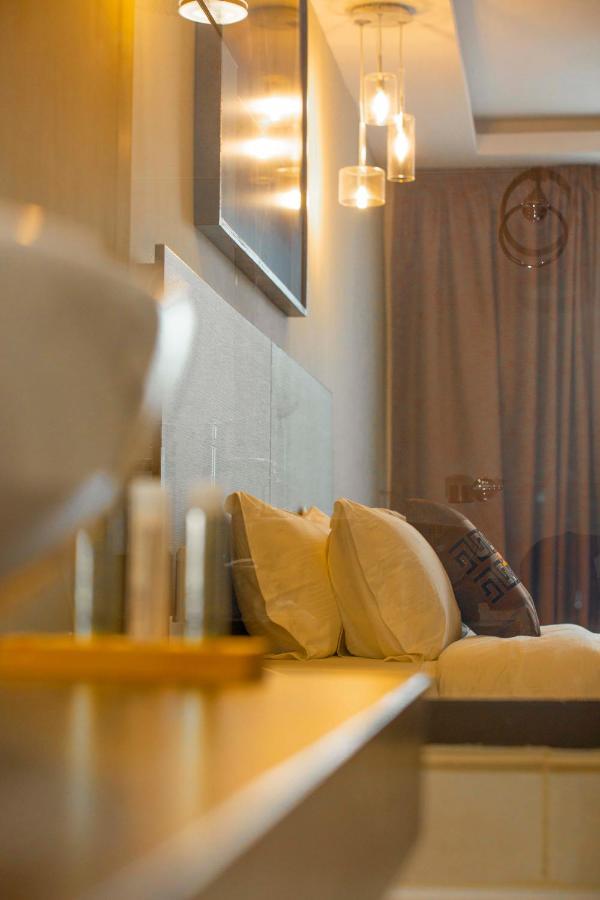 Hotel Les Vallons Abidjan Buitenkant foto